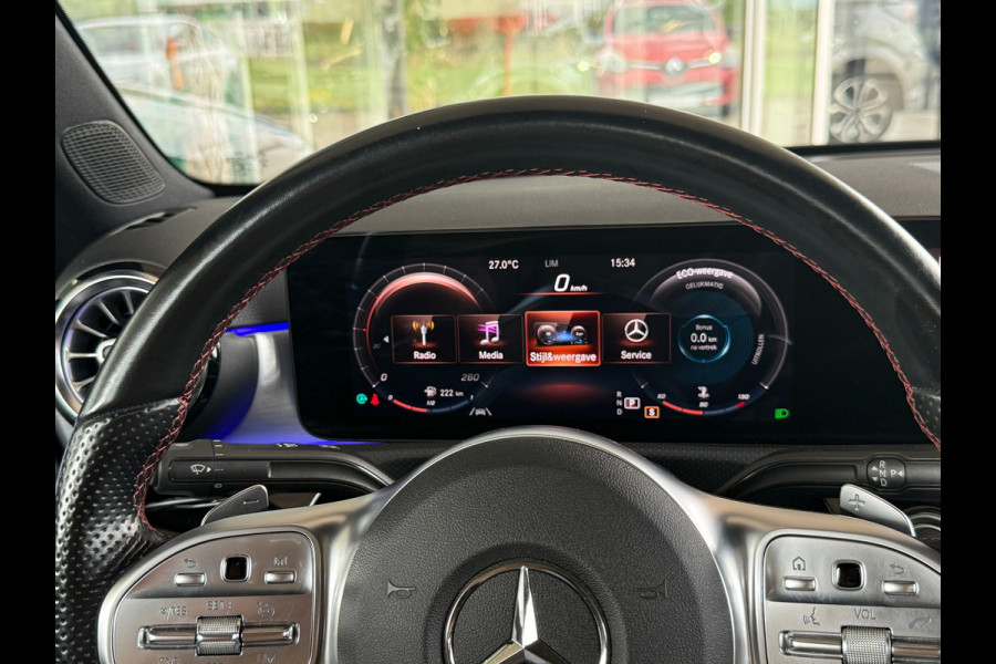 Mercedes-Benz A-Klasse 180 AMG Night Sfeer|Memory|Pano|Dealer onderhouden