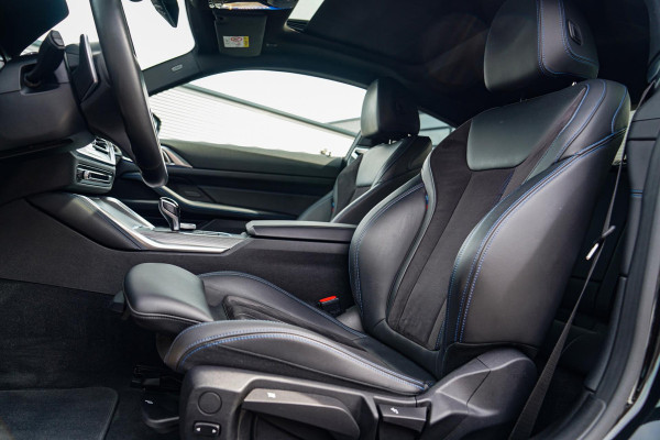 BMW 4 Serie Coupé 430i High Executive | Schuifdak | BMW LED | Camera | Apple Carplay | Black Edition | Shadowline | Alcantara |