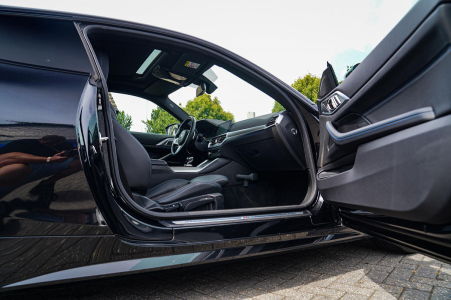 BMW 4 Serie Coupé 430i High Executive | Schuifdak | BMW LED | Camera | Apple Carplay | Black Edition | Shadowline | Alcantara |