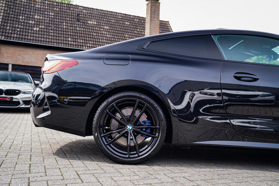 BMW 4 Serie Coupé 430i High Executive | Schuifdak | BMW LED | Camera | Apple Carplay | Black Edition | Shadowline | Alcantara |