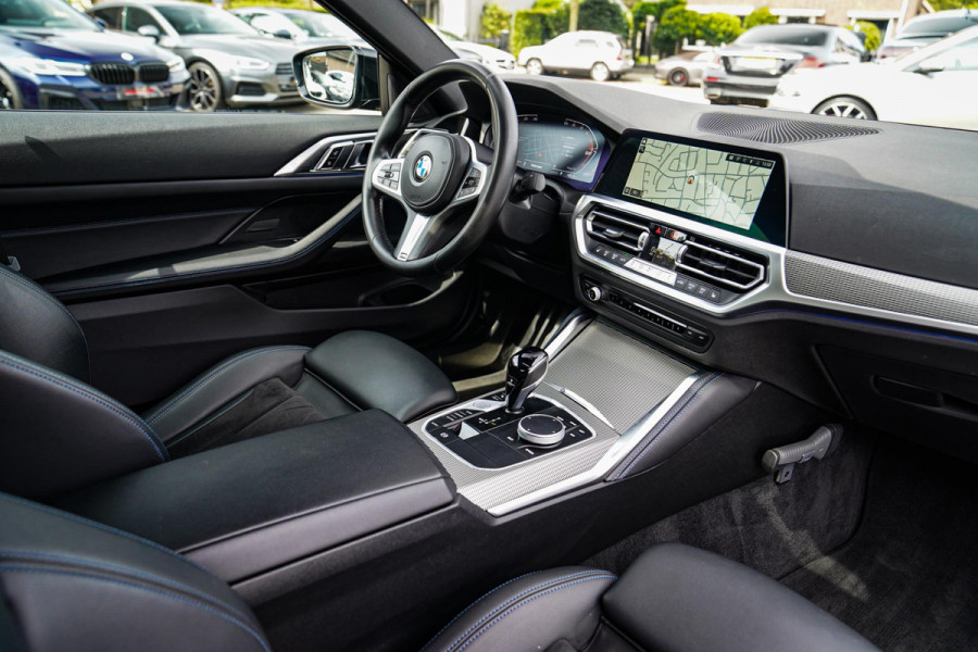 BMW 4 Serie Coupé 430i High Executive | Schuifdak | BMW LED | Camera | Apple Carplay | Black Edition | Shadowline | Alcantara |