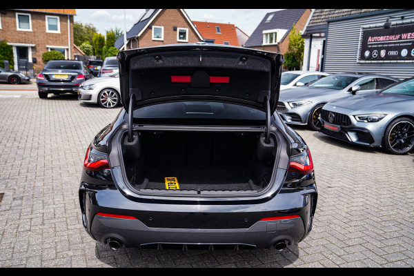 BMW 4 Serie Coupé 430i High Executive | Schuifdak | BMW LED | Camera | Apple Carplay | Black Edition | Shadowline | Alcantara |
