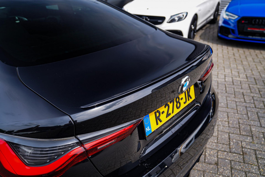 BMW 4 Serie Coupé 430i High Executive | Schuifdak | BMW LED | Camera | Apple Carplay | Black Edition | Shadowline | Alcantara |