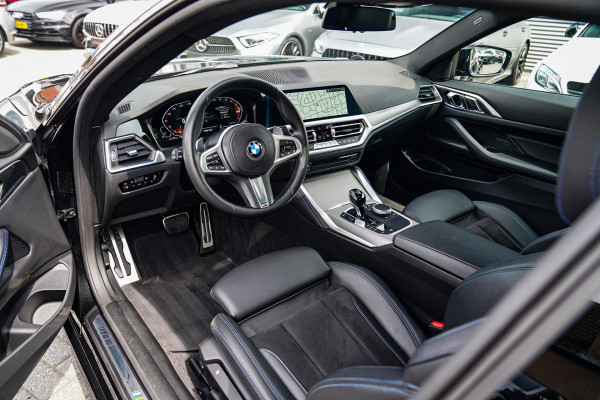 BMW 4 Serie Coupé 430i High Executive | Schuifdak | BMW LED | Camera | Apple Carplay | Black Edition | Shadowline | Alcantara |