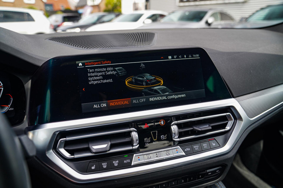 BMW 4 Serie Coupé 430i High Executive | Schuifdak | BMW LED | Camera | Apple Carplay | Black Edition | Shadowline | Alcantara |