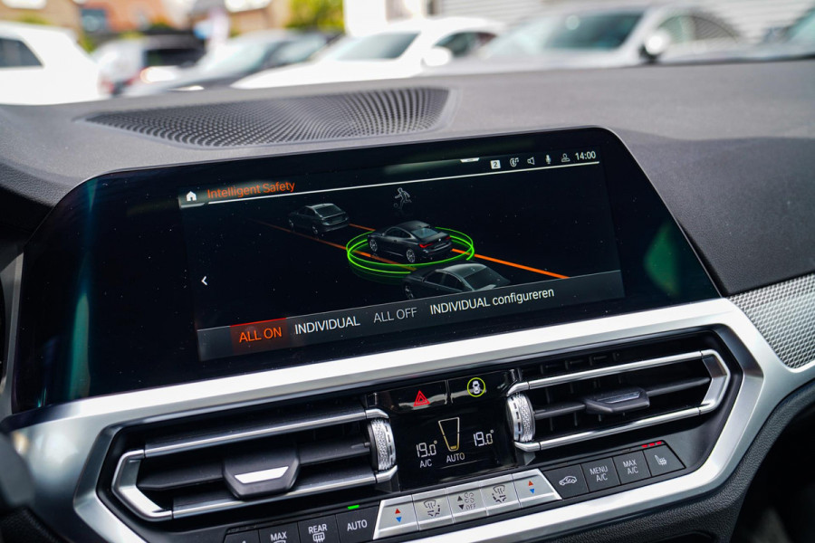 BMW 4 Serie Coupé 430i High Executive | Schuifdak | BMW LED | Camera | Apple Carplay | Black Edition | Shadowline | Alcantara |
