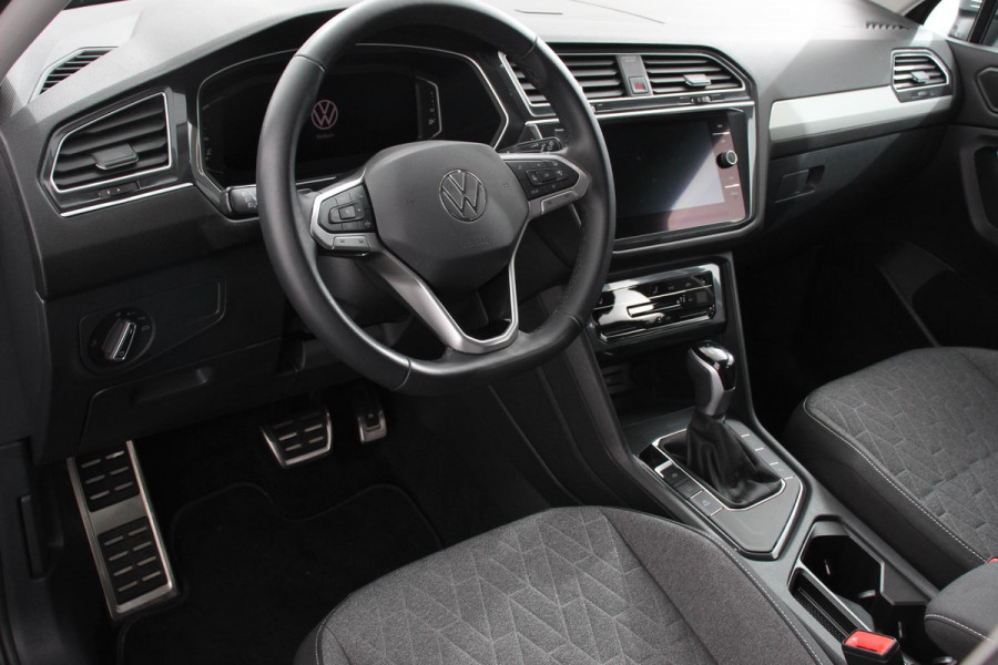 Volkswagen Tiguan Allspace 1.5 TSI 150pk DSG Move 7p. | Navigatie | Apple Carplay/Android Auto Wireless | Trekhaak | Parkeersensoren | Camera | Adaptive Cruise Control | Stoel-en stuurverwarming | Climate Control