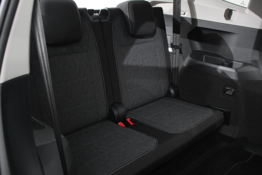Volkswagen Tiguan Allspace 1.5 TSI 150pk DSG Move 7p. | Navigatie | Apple Carplay/Android Auto Wireless | Trekhaak | Parkeersensoren | Camera | Adaptive Cruise Control | Stoel-en stuurverwarming | Climate Control