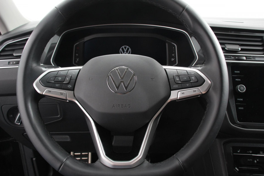Volkswagen Tiguan Allspace 1.5 TSI 150pk DSG Move 7p. | Navigatie | Apple Carplay/Android Auto Wireless | Trekhaak | Parkeersensoren | Camera | Adaptive Cruise Control | Stoel-en stuurverwarming | Climate Control