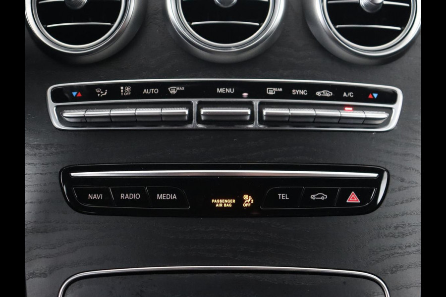 Mercedes-Benz C-Klasse 160 Business Solution AMG | Stoelverwarming | Camera | Leder/Alcantara | Navigatie | Park Assist | Digital Cockpit | Climate contol | Full LED | Cruise control