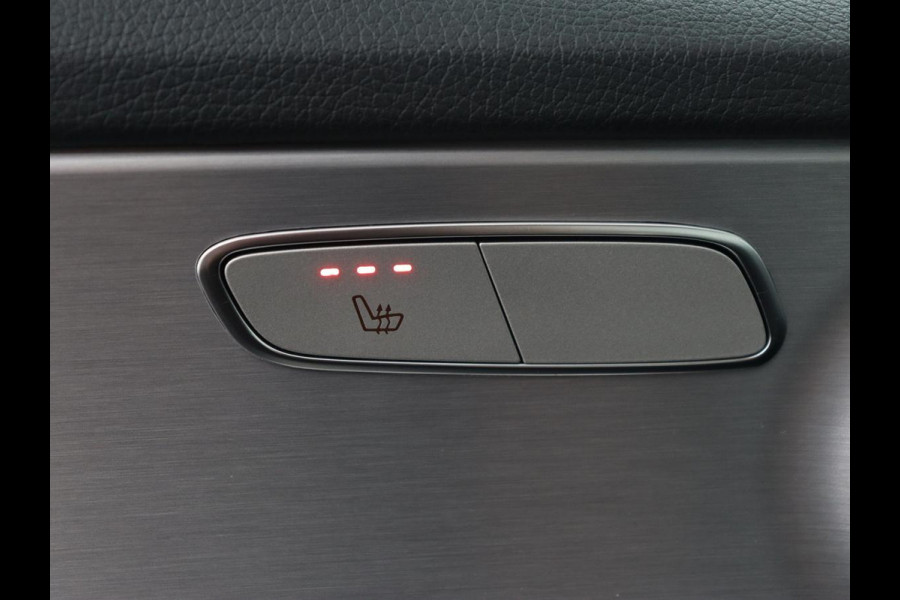 Mercedes-Benz C-Klasse 160 Business Solution AMG | Stoelverwarming | Camera | Leder/Alcantara | Navigatie | Park Assist | Digital Cockpit | Climate contol | Full LED | Cruise control