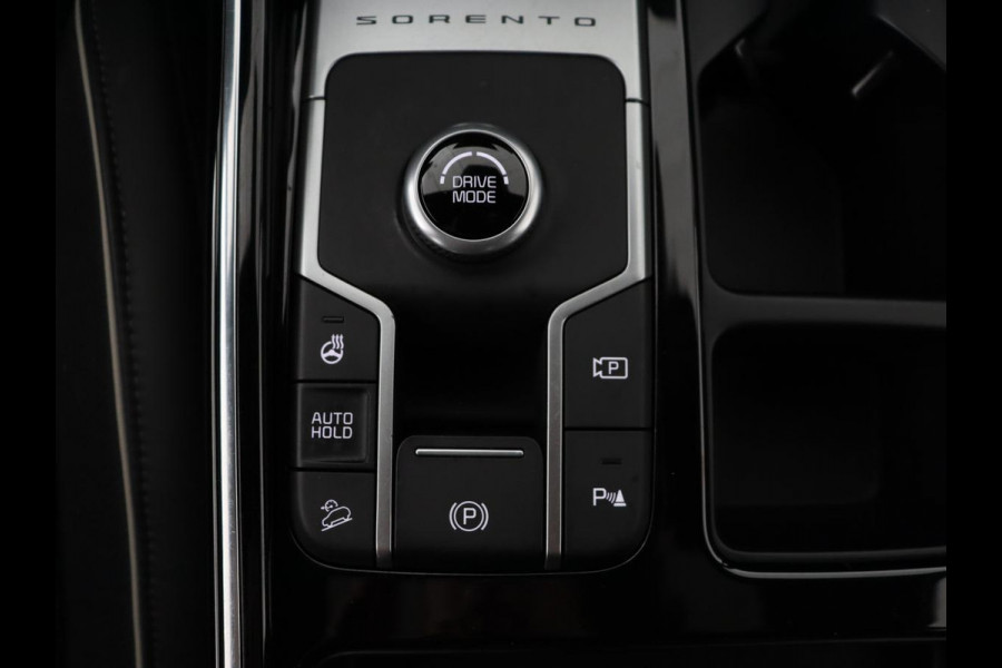 Kia Sorento 1.6 T-GDI Hybrid 2WD ExecutiveLine 7-persoons | Panoramadak | Stoelventilatie | Trekhaak | Head-Up | Leder | 360 Camera | Achterbankverwarming | Carplay | Keyless | Sfeerverlichting