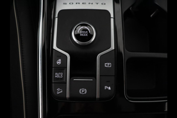 Kia Sorento 1.6 T-GDI Hybrid 2WD ExecutiveLine 7-persoons | Panoramadak | Stoelventilatie | Trekhaak | Head-Up | Leder | 360 Camera | Achterbankverwarming | Carplay | Keyless | Sfeerverlichting