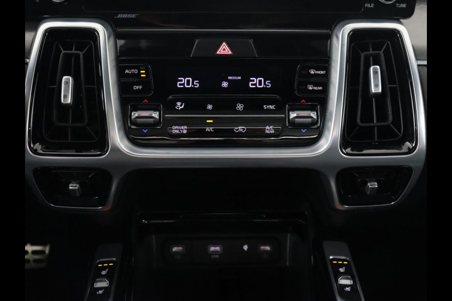 Kia Sorento 1.6 T-GDI Hybrid 2WD ExecutiveLine 7-persoons | Panoramadak | Stoelventilatie | Trekhaak | Head-Up | Leder | 360 Camera | Achterbankverwarming | Carplay | Keyless | Sfeerverlichting