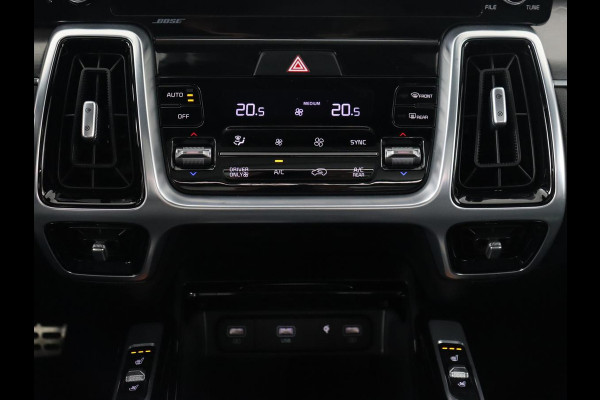 Kia Sorento 1.6 T-GDI Hybrid 2WD ExecutiveLine 7-persoons | Panoramadak | Stoelventilatie | Trekhaak | Head-Up | Leder | 360 Camera | Achterbankverwarming | Carplay | Keyless | Sfeerverlichting