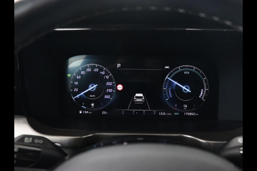 Kia Sorento 1.6 T-GDI Hybrid 2WD ExecutiveLine 7-persoons | Panoramadak | Stoelventilatie | Trekhaak | Head-Up | Leder | 360 Camera | Achterbankverwarming | Carplay | Keyless | Sfeerverlichting