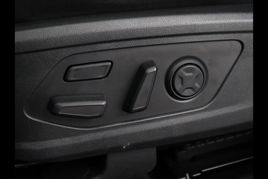 Kia Sorento 1.6 T-GDI Hybrid 2WD ExecutiveLine 7-persoons | Panoramadak | Stoelventilatie | Trekhaak | Head-Up | Leder | 360 Camera | Achterbankverwarming | Carplay | Keyless | Sfeerverlichting