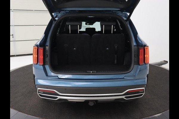 Kia Sorento 1.6 T-GDI Hybrid 2WD ExecutiveLine 7-persoons | Panoramadak | Stoelventilatie | Trekhaak | Head-Up | Leder | 360 Camera | Achterbankverwarming | Carplay | Keyless | Sfeerverlichting