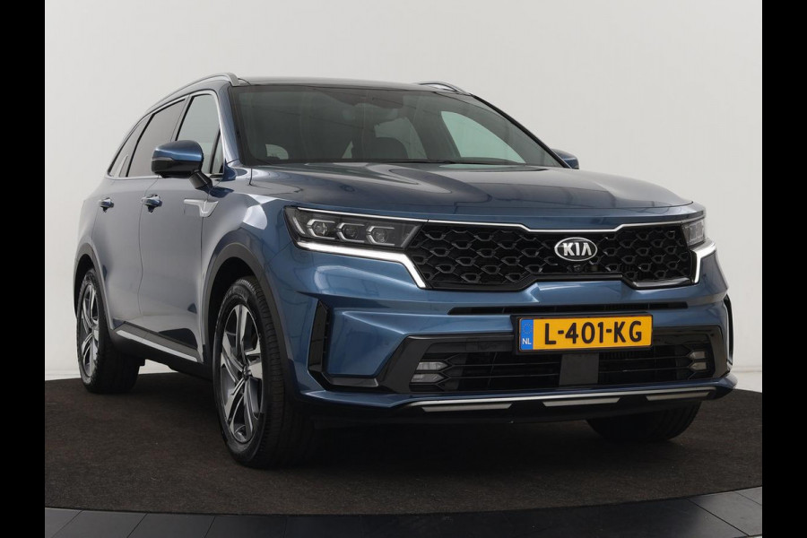 Kia Sorento 1.6 T-GDI Hybrid 2WD ExecutiveLine 7-persoons | Panoramadak | Stoelventilatie | Trekhaak | Head-Up | Leder | 360 Camera | Achterbankverwarming | Carplay | Keyless | Sfeerverlichting