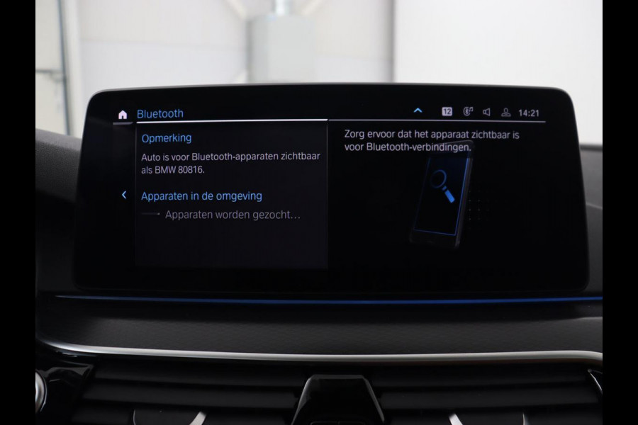 BMW 5 Serie 530e M Sport | Panoramadak | Leder | Stoelverwarming | Camera | Carplay | Live Cockpit | Park Assist | Navigatie | Full LED | Sfeerverlichting | PHEV | Plug In