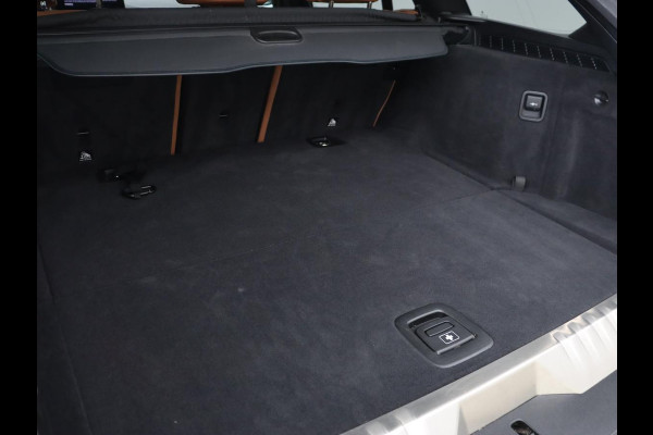 BMW 5 Serie 530e M Sport | Panoramadak | Leder | Stoelverwarming | Camera | Carplay | Live Cockpit | Park Assist | Navigatie | Full LED | Sfeerverlichting | PHEV | Plug In
