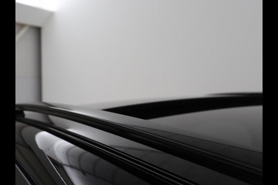 Lynk & Co 01 1.5 Plug In | Panoramadak | Infinity by Harman | 360 Camera | Adaptive cruise | Stoelverwarming | Carplay | Memory | Full LED