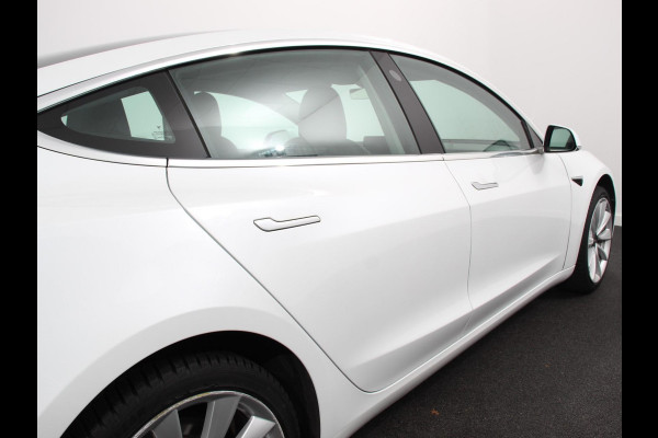 Tesla Model 3 Standard RWD Plus 60 kWh | Panorama dak | Navigatie | Leder | PDC VA | Camera |19" Sport Wheels