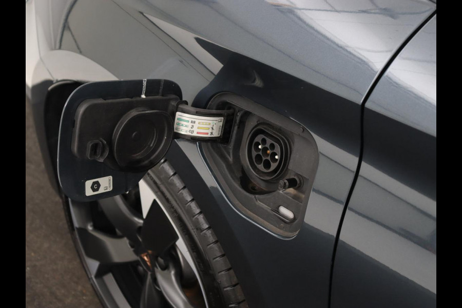 CUPRA Leon 1.4 e-Hybrid | Stoel & stuurverwarming | Adaptive cruise | Navigatie | Sfeerverlichting | Keyless | Parkeerhulp | Sportstoelen | Full LED | PHEV | Plug In