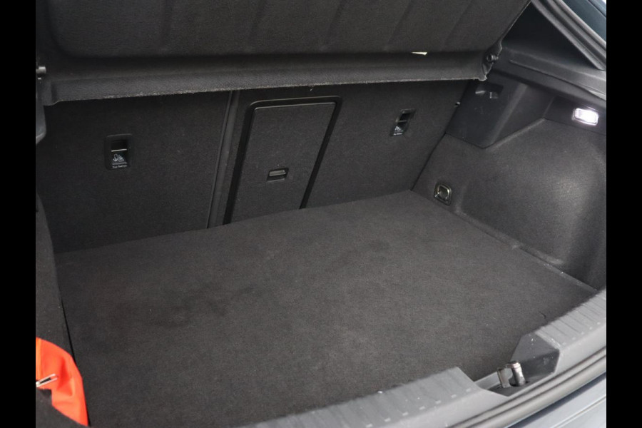 CUPRA Leon 1.4 e-Hybrid | Stoel & stuurverwarming | Adaptive cruise | Navigatie | Sfeerverlichting | Keyless | Parkeerhulp | Sportstoelen | Full LED | PHEV | Plug In