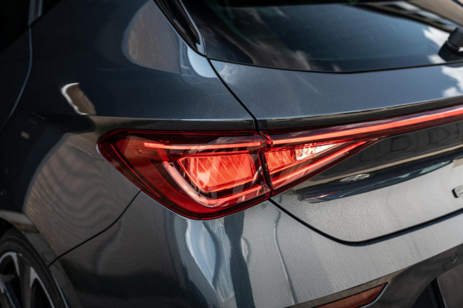 CUPRA Leon 2.0 TSI VZ | Panoramadak | Memory | Carplay | Led