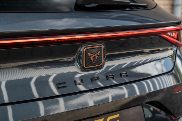 CUPRA Leon 2.0 TSI VZ | Panoramadak | Memory | Carplay | Led
