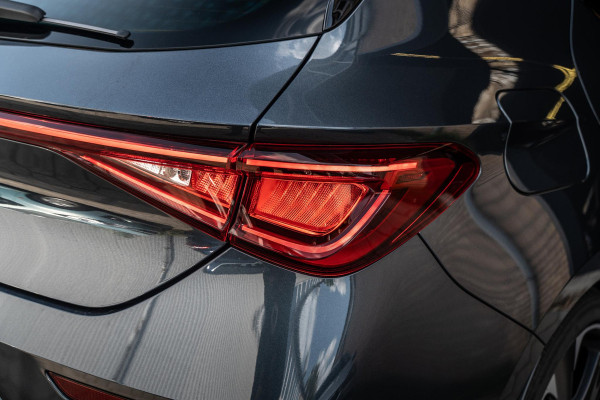 CUPRA Leon 2.0 TSI VZ | Panoramadak | Memory | Carplay | Led