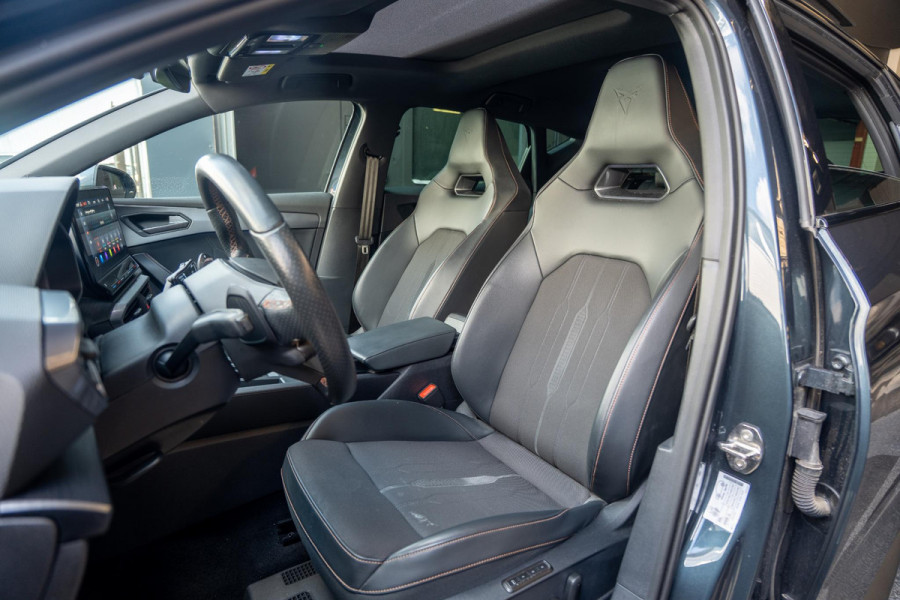 CUPRA Leon 2.0 TSI VZ | Panoramadak | Memory | Carplay | Led