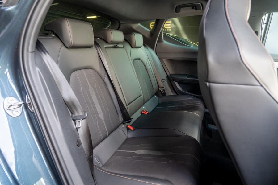 CUPRA Leon 2.0 TSI VZ | Panoramadak | Memory | Carplay | Led