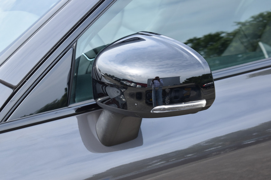 Volvo XC60 2.0 T6 Plug-in hybrid AWD Plus Dark Pano dak | ACC | 360 Camera | Trekhaak | Leder | Blis