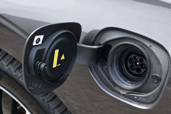 Volvo XC60 2.0 T6 Plug-in hybrid AWD Plus Dark Pano dak | ACC | 360 Camera | Trekhaak | Leder | Blis