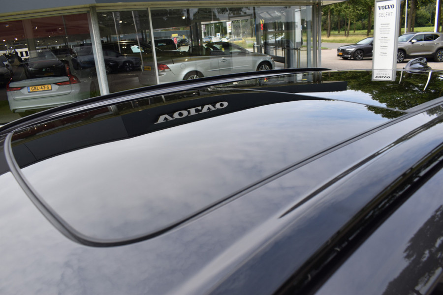 Volvo XC60 2.0 T6 Plug-in hybrid AWD Plus Dark Pano dak | ACC | 360 Camera | Trekhaak | Leder | Blis