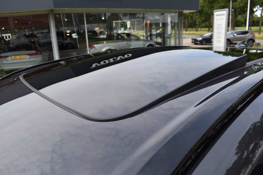 Volvo XC60 2.0 T6 Plug-in hybrid AWD Plus Dark Pano dak | ACC | 360 Camera | Trekhaak | Leder | Blis
