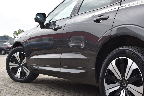 Volvo XC60 2.0 T6 Plug-in hybrid AWD Plus Dark Pano dak | ACC | 360 Camera | Trekhaak | Leder | Blis