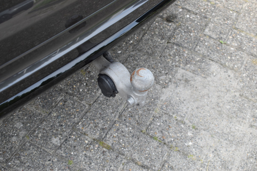 Volvo XC60 2.0 T6 Plug-in hybrid AWD Plus Dark Pano dak | ACC | 360 Camera | Trekhaak | Leder | Blis