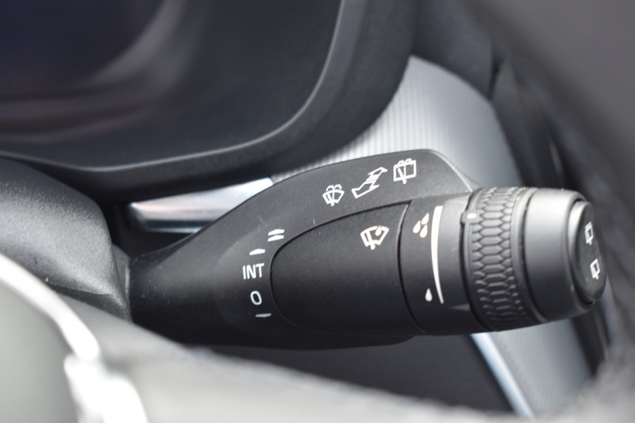 Volvo XC60 2.0 T6 Plug-in hybrid AWD Plus Dark Pano dak | ACC | 360 Camera | Trekhaak | Leder | Blis