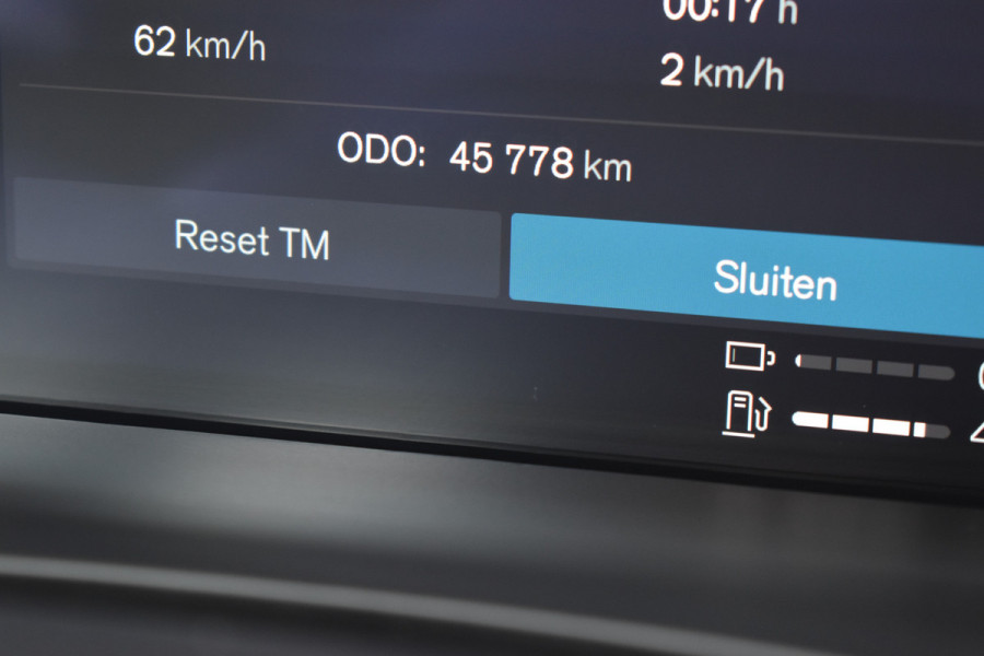Volvo XC60 2.0 T6 Plug-in hybrid AWD Plus Dark Pano dak | ACC | 360 Camera | Trekhaak | Leder | Blis