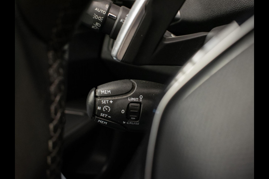 Peugeot 3008 1.2 PureTech Allure Sport (APPLE CARPLAY,NAVI,LED,CAMERA,CRUISE,LANE ASSIST,CLIMATE,LM VELGEN)