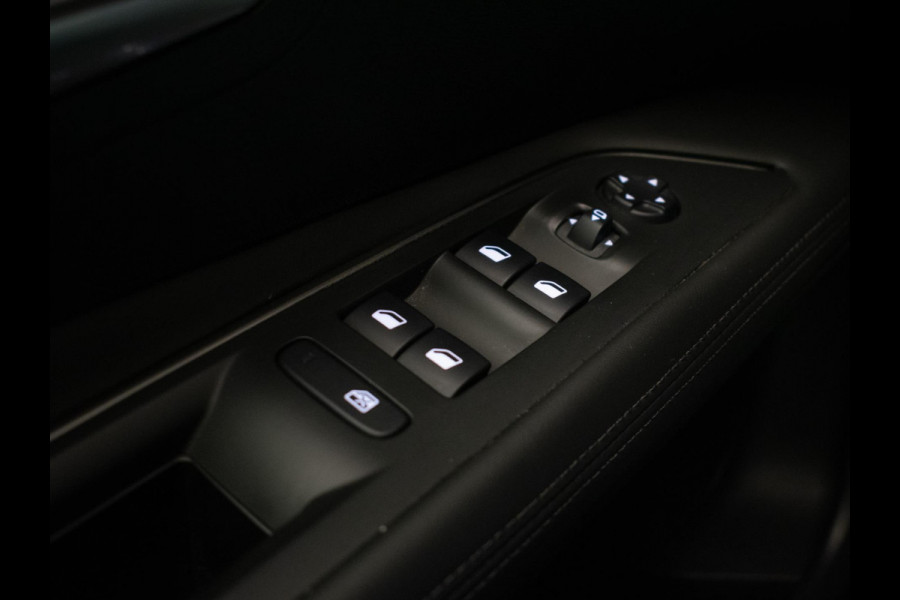 Peugeot 3008 1.2 PureTech Allure Sport (APPLE CARPLAY,NAVI,LED,CAMERA,CRUISE,LANE ASSIST,CLIMATE,LM VELGEN)
