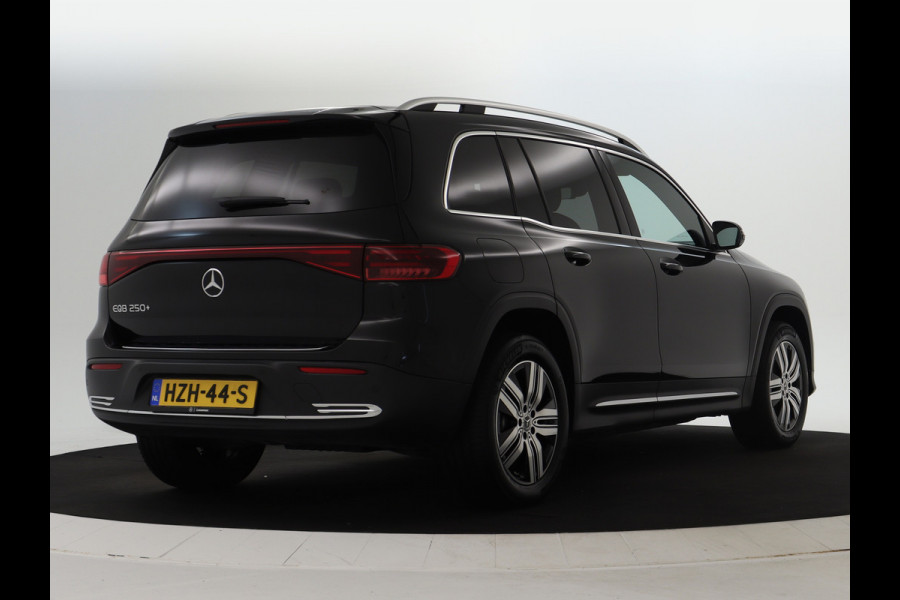 Mercedes-Benz EQB 250 Business Line 67 kWh | Lichtmetalen velgen | Navigatie | MBUX wide screen | Parking support met camera achter | Inclusief 24 maanden MB Certified garantie voor Europa.