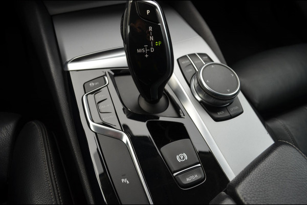BMW 5 Serie 540i xDrive Touring 340 pk M-sport / Blackline