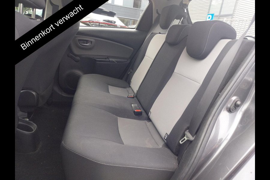 Toyota Yaris 1.5 VVT-i Active | Navigatie | 1e eigenaar | Camera | Cruise Control |