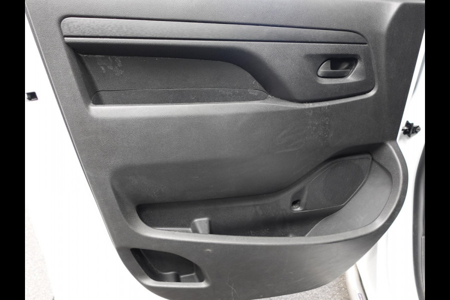 Opel Vivaro 2.0 BlueHDi L2 145PK Automaat Airco Navi Cruise Trekhaak Carplay