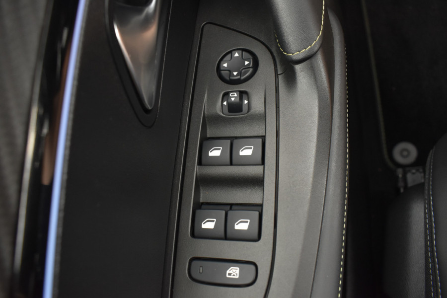 Peugeot 2008 1.2 PureTech GT / Airco / Carplay / Camera / Navigatie / 17" LM