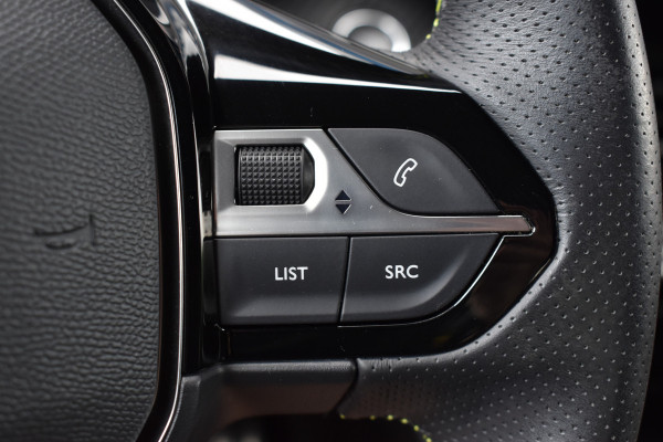 Peugeot 2008 1.2 PureTech GT / Airco / Carplay / Camera / Navigatie / 17" LM